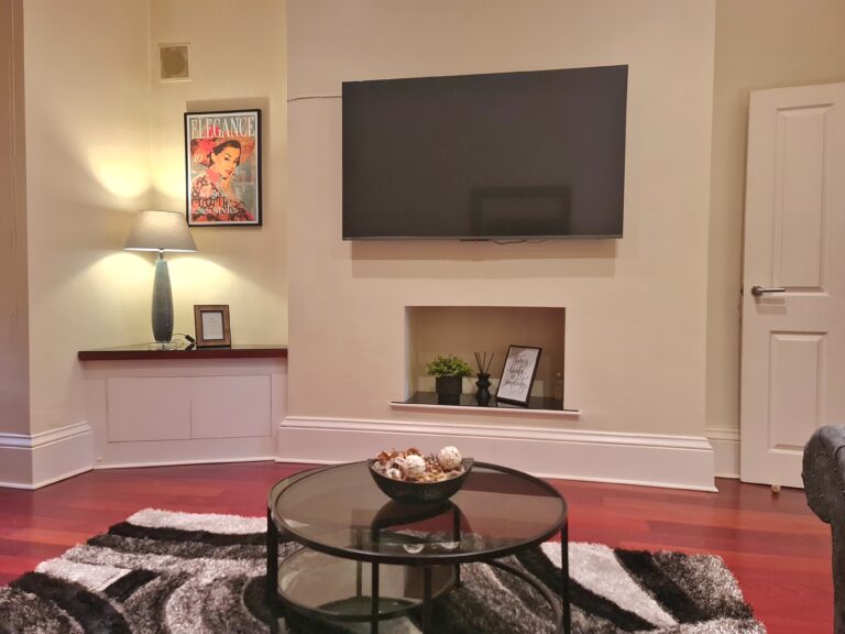 Executive 2-Bed Apartment Available – Ideal for Corporate, NHS or Contractor Use
